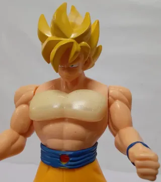 Figura Goku super Saiyan dragón ball Bandai