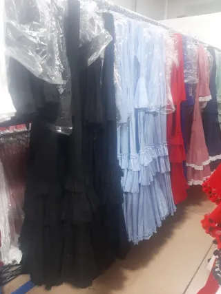 Vestidos de Flamenca con Lunares, lisos, etc