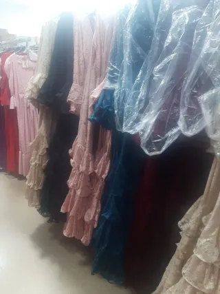 Vestidos de Flamenca con Lunares, lisos, etc