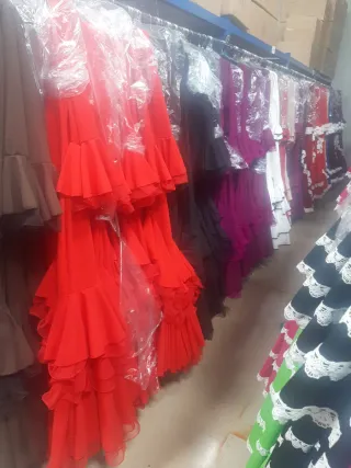 Vestidos de Flamenca con Lunares, lisos, etc