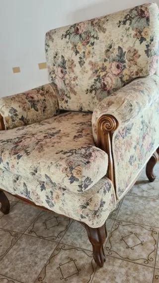 Divano 2 posti + 2 poltrone floreali