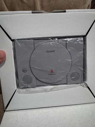 PlayStation Classic Mini + USB con muchos Juegos
