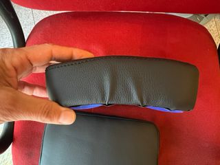 Sella passeggero con ventose. Nuova, mai usata.