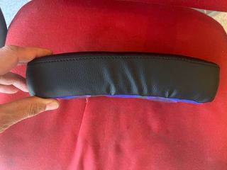 Sella passeggero con ventose. Nuova, mai usata.