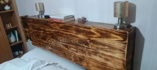 Cabecero de madera con almacenaje