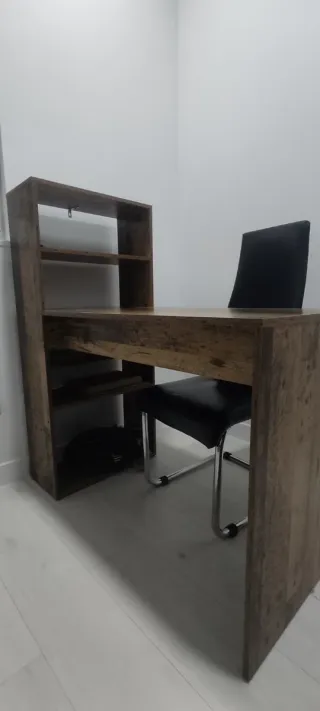 Mesa de estudio o despacho  de madera envejecida