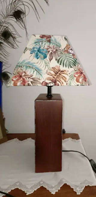 Lámpara vintage Porcelux, base metálica,de calidad