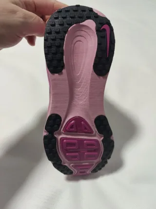 Zapatilla Nike talla 39 Rosa y Blanca