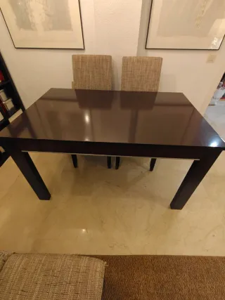 Mesa de comedor extensible de madera color wengue