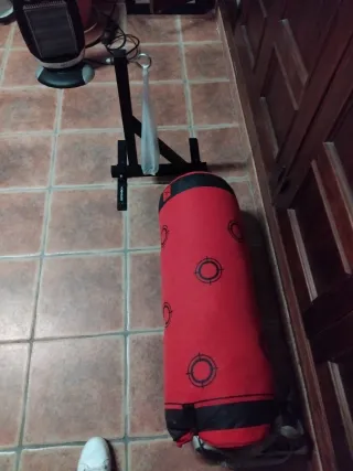 Saco de boxeo con soporte