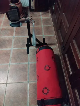 Saco de boxeo con soporte