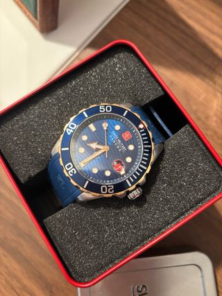 Reloj Swiss Military Hanowa Azul y Plateado