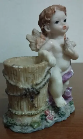 Figura Querubín Resina con Paloma