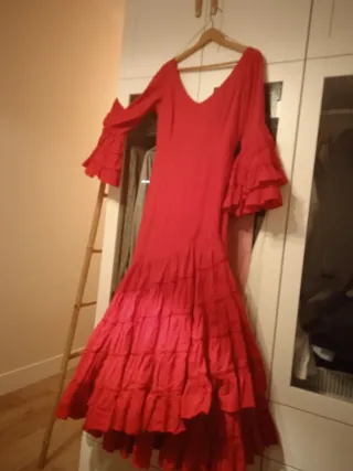 Traje de flamenca rojo con volantes