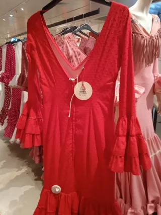 Traje de flamenca rojo con volantes