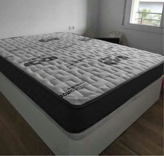 Canapé abatible blanco y colchón