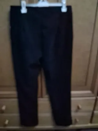 Pantalón tobillero negro chica