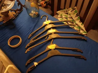 Perchas dobles de plástico y pequeñas de 20 y 25 c