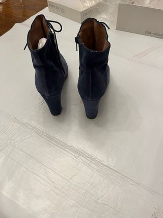 Botines ante azul t.38 tacón medio