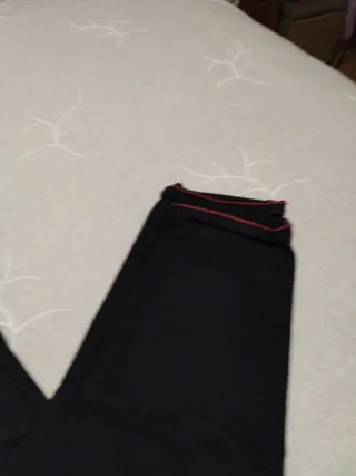 Pantalones vaqueros elásticos negros