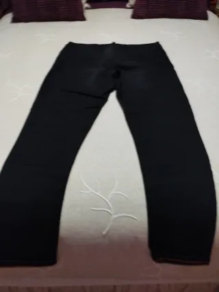 Pantalones vaqueros elásticos negros
