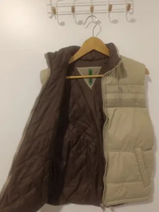 Chaleco acolchado beige hombre