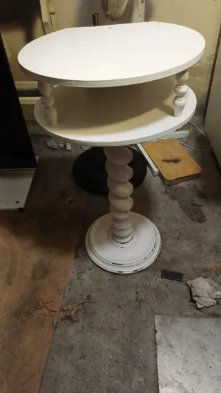 Comodino in legno con 3 cassetti