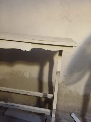 Comodino in legno con 3 cassetti