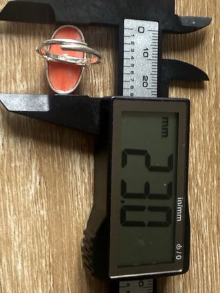 Anello corallo rosa ovale e argento