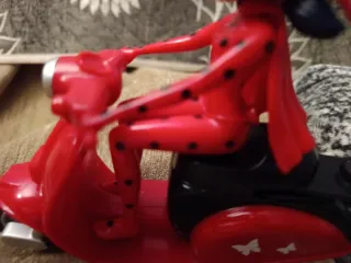 Moto Ladybug