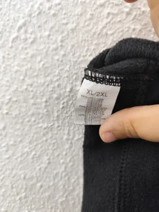 Pantalón efecto cuero negro