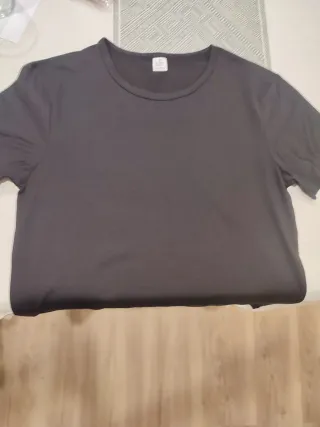 Camiseta negra talla S.