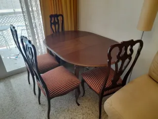 Mesa comedor extensible 4/6 plazas con sillas