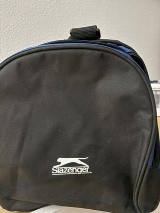 Bolsa de deporte negra y azul