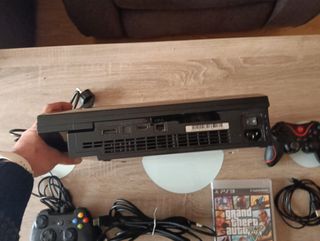 PlayStation 3 Fat 80gb + Grand theft auto V.