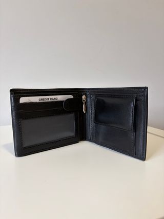 Cartera de piel negra Nueva