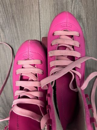 Patines 4 ruedas niña talla 35 + Casco