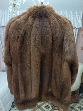 Cazadora bomber de piel marrón