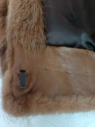 Cazadora bomber de piel marrón