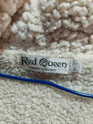 Chaqueta de lana con capucha y botones