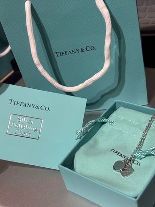Collar Tiffany & Co. Corazones Dobles