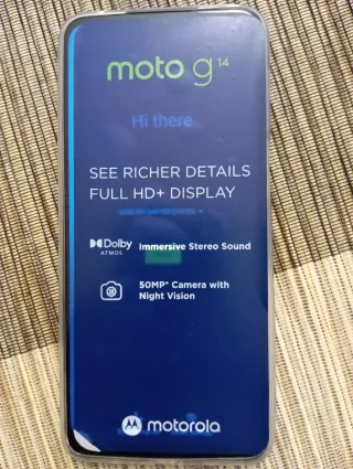 Motorola g14 con schermo Full HD+