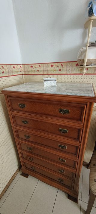 Conjunto madera: sinfonier, cama y mesilla