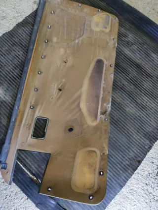 Cartonera Peugeot 205