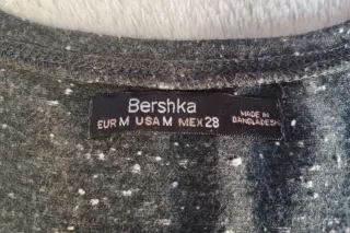 Camiseta Bershka T. M.