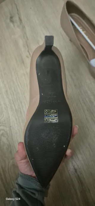 Tacones beige LATOUCHE