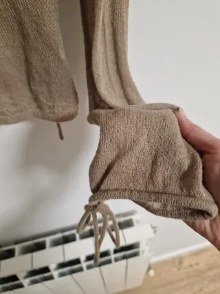 Top Zara beige con volantes