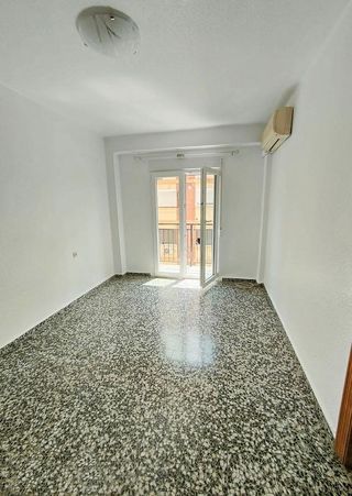 Piso en alquiler en Cardenal Benlloch en Mislata