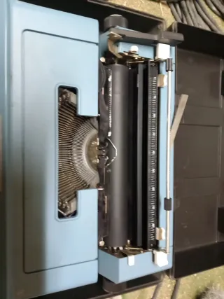 Máquina de escribir Olivetti Studio 46