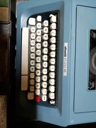Máquina de escribir Olivetti Studio 46